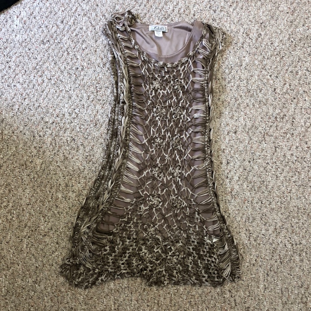 Lace/yarn type pattern shirt! So unique!!!!!!